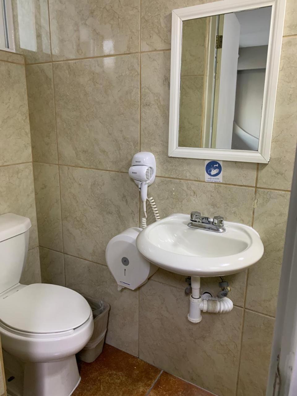 Hotel Tecnologico ケレタロ エクステリア 写真